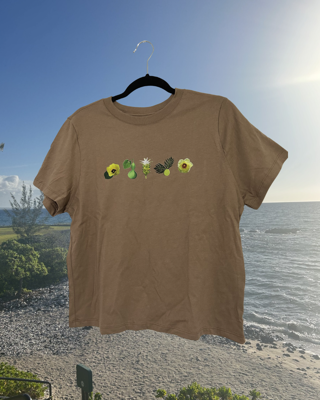 Womenʻs Cut Canoe Plant T-Shirt